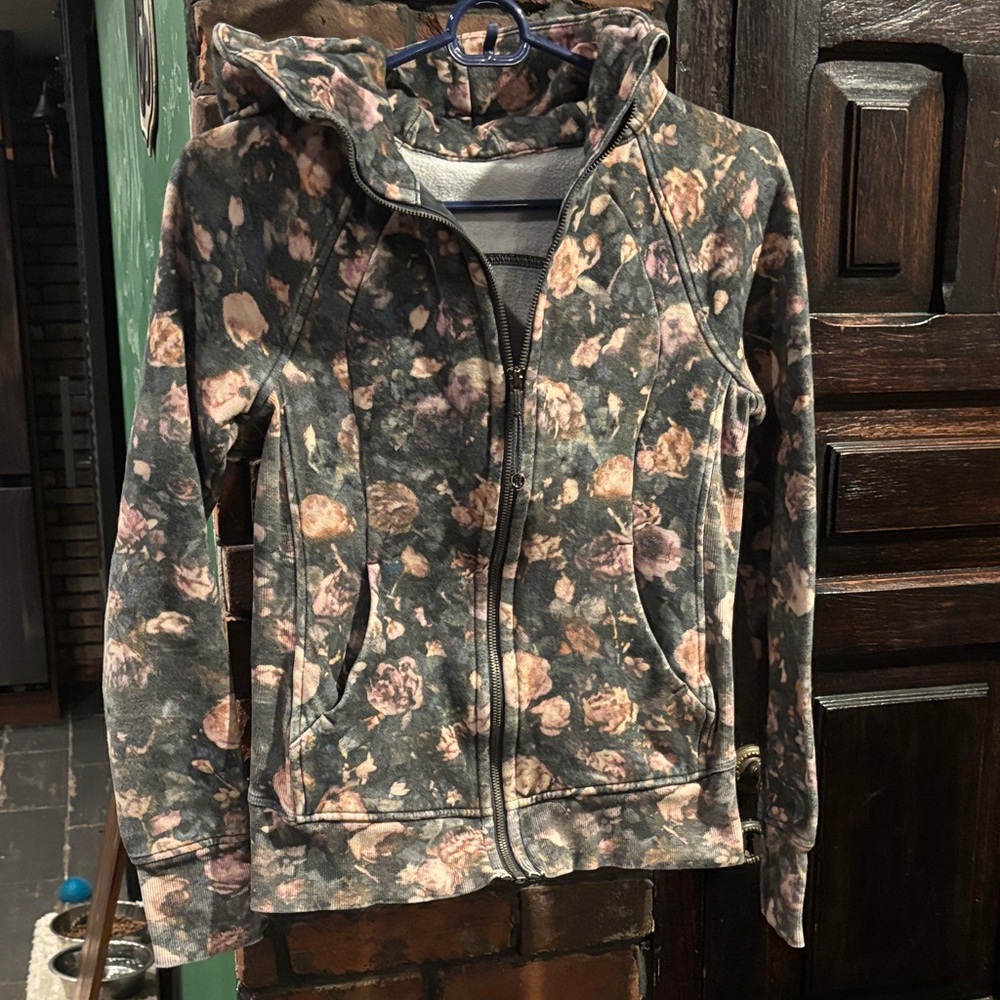 Lululemon Floral Hooded Women's Jacket Size 2